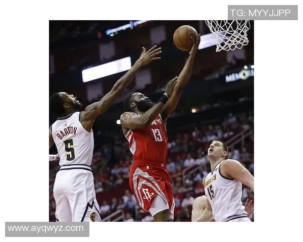 火箭队与雄鹿队激战正酣2月9日精彩对决引发球迷热议